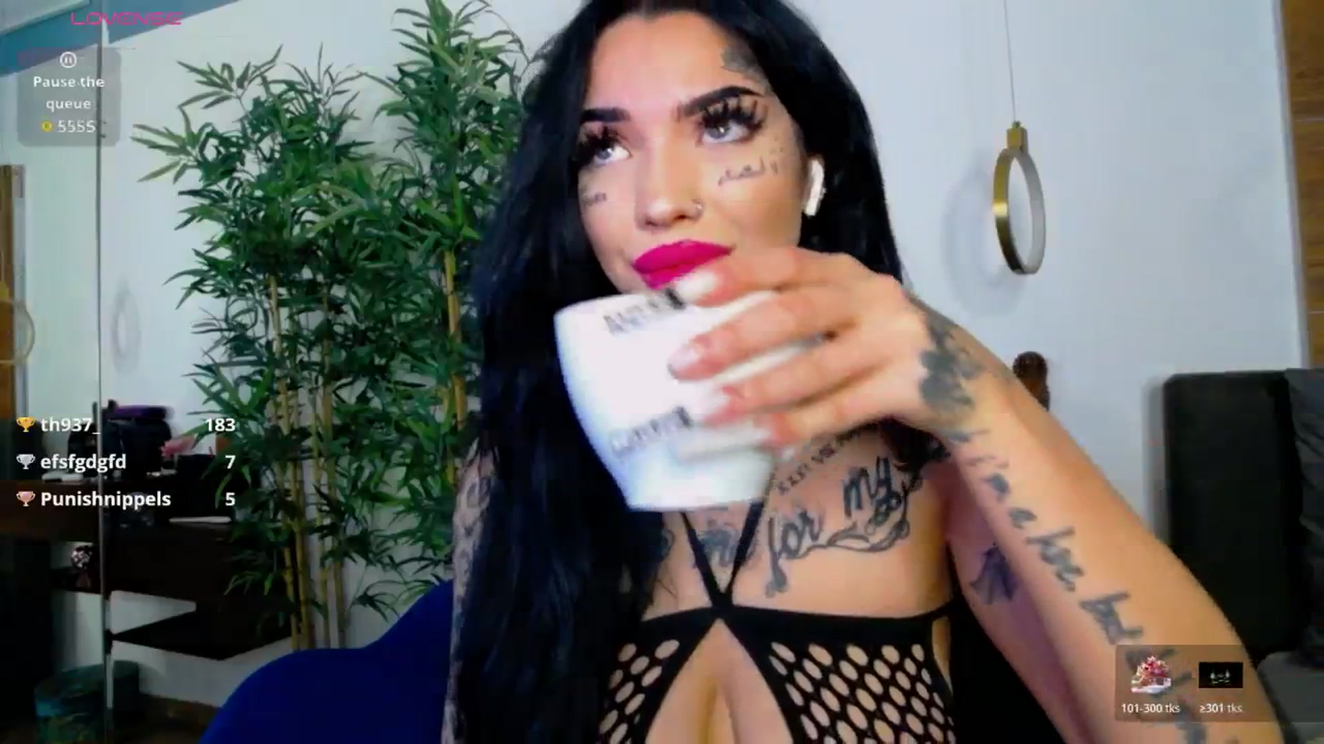Gallery image thumbnail from CreamyInkk's myfreecams stream on, 12/22/2025, 10:32 image 7 of 20