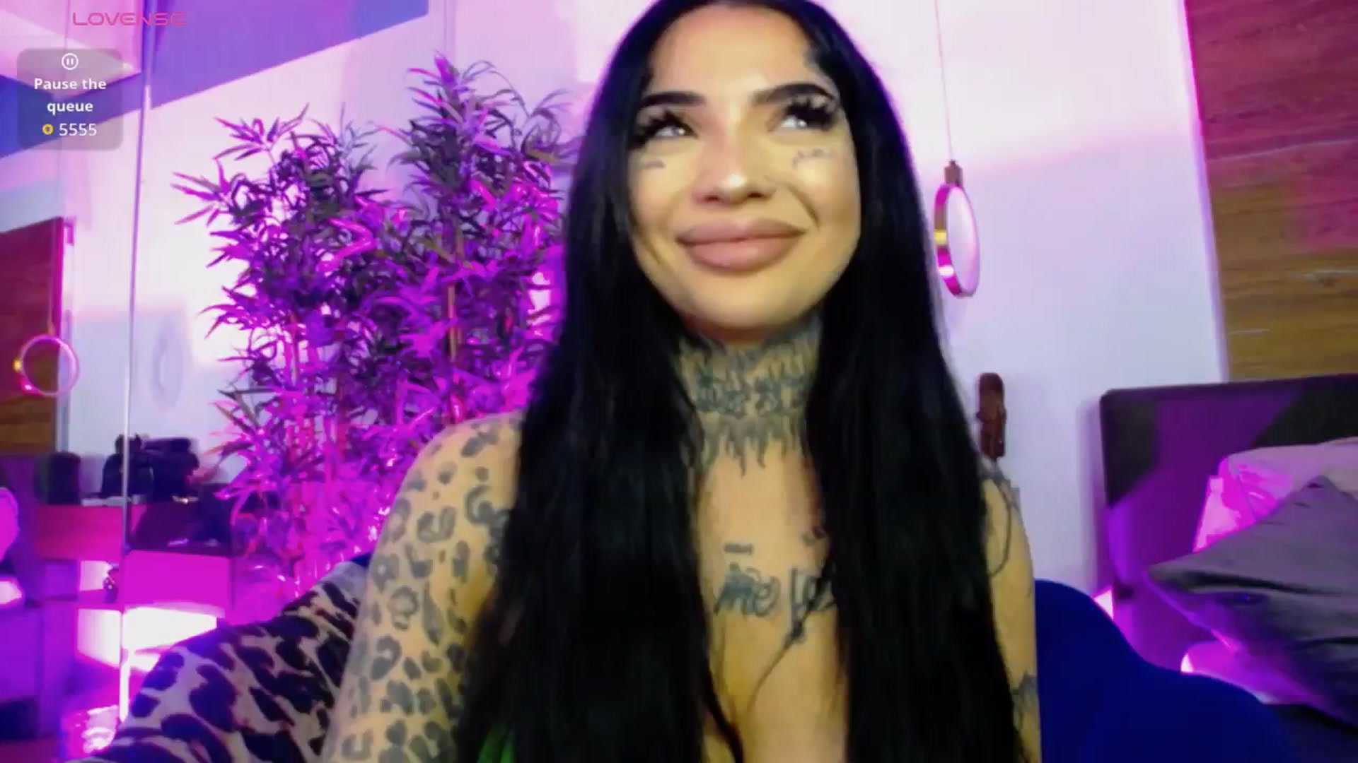 Gallery image thumbnail from CreamyInkk's myfreecams stream on, 01/03/2026, 11:30 image 16 of 20