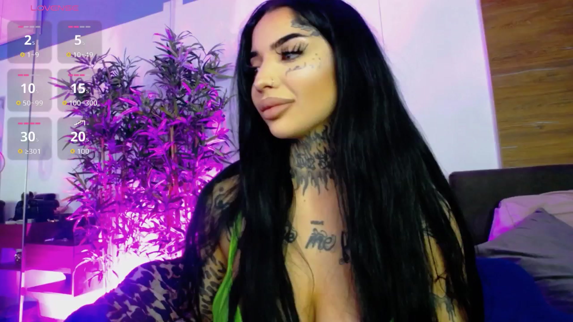 Gallery image thumbnail from CreamyInkk's myfreecams stream on, 01/03/2026, 11:30 image 7 of 20