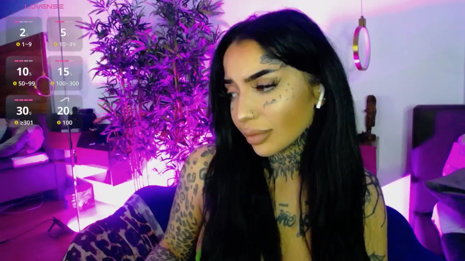 Gallery image thumbnail from CreamyInkk's myfreecams stream on, 01/03/2026, 11:30 image 20 of 20