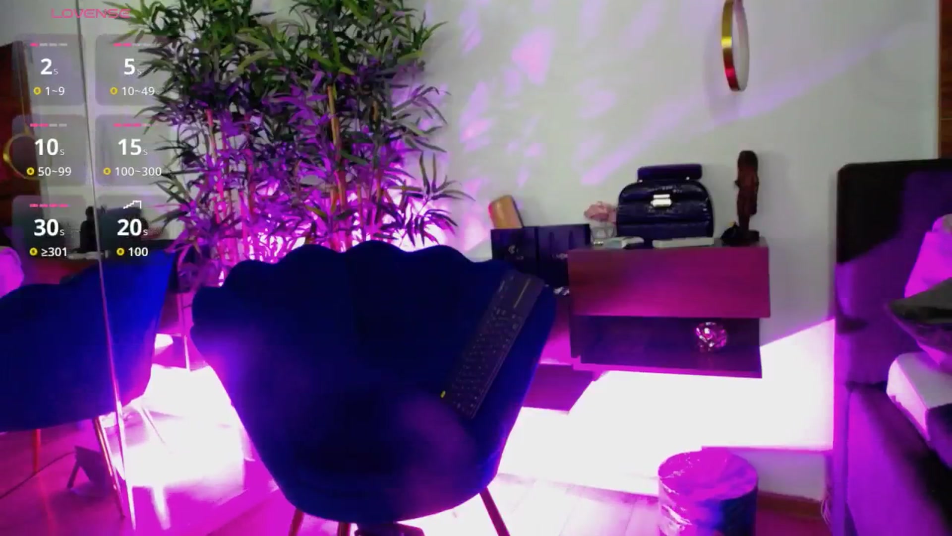 Gallery image thumbnail from CreamyInkk's myfreecams stream on, 01/03/2026, 14:43 image 16 of 20