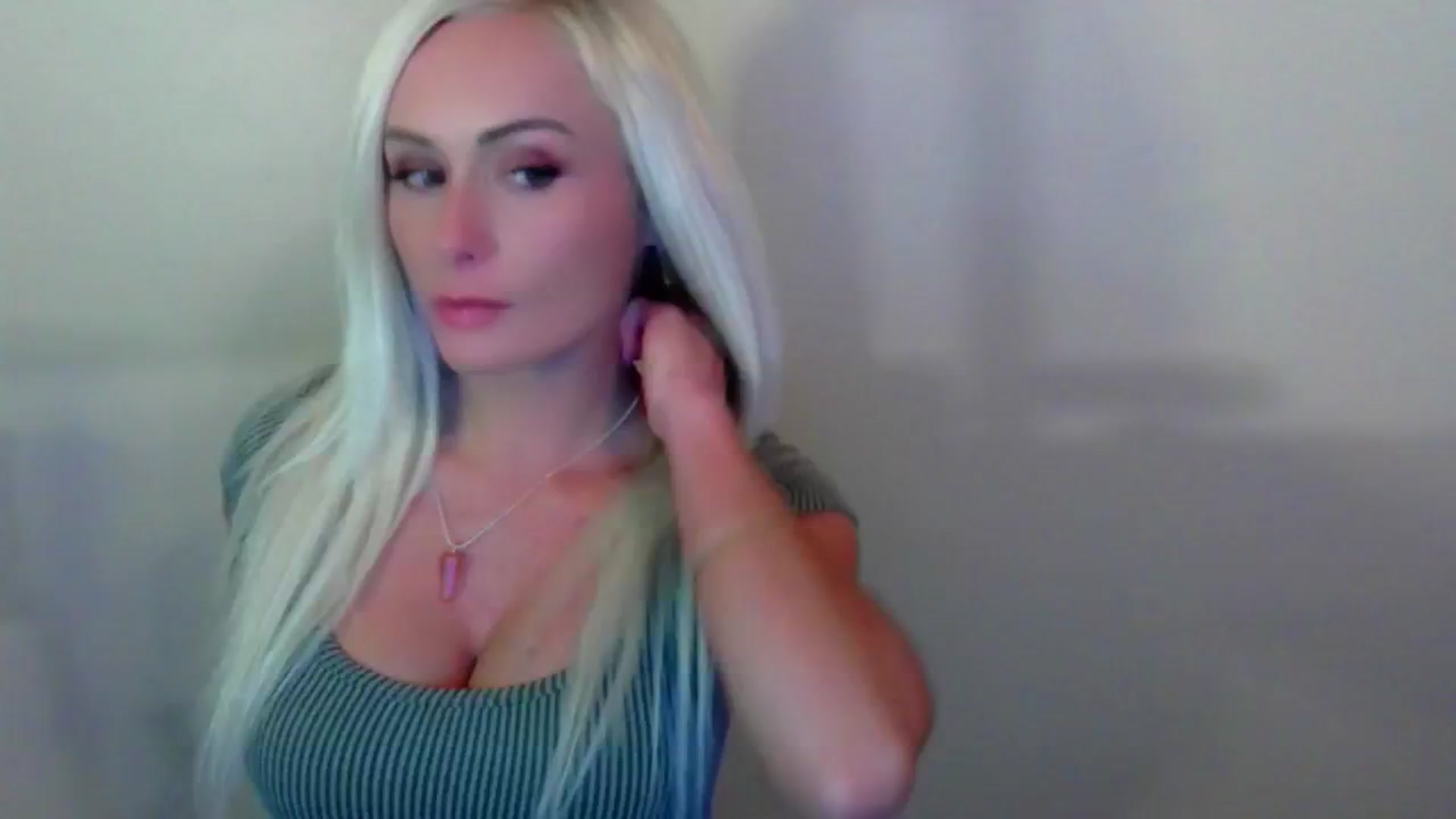 Gallery image thumbnail from Creamy_Puddin's myfreecams stream on, 07/20/2024, 17:23 image 4 of 20