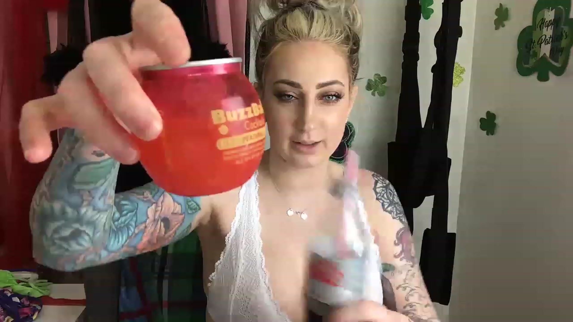 Gallery image thumbnail from CrimsynWess's myfreecams stream on, 03/12/2023, 09:15 image 1 of 20