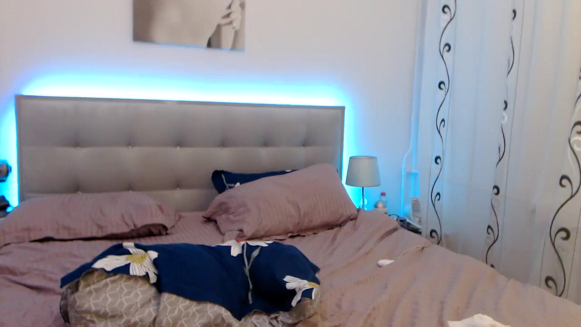 Gallery image thumbnail from CrinnaMania's myfreecams stream on, 05/13/2024, 10:35 image 19 of 20