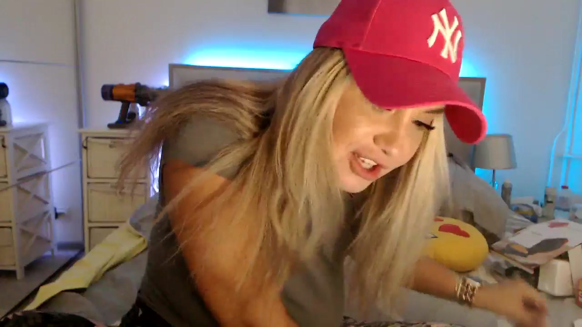 Gallery image thumbnail from CrinnaMania's myfreecams stream on, 08/26/2024, 13:02 image 16 of 20