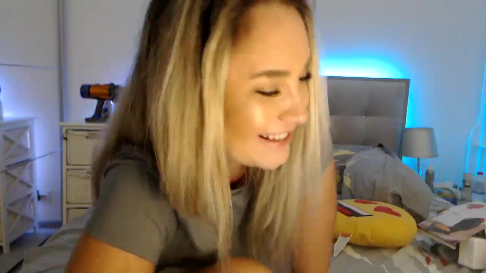 Gallery image thumbnail from CrinnaMania's myfreecams stream on, 08/26/2024, 13:02 image 19 of 20