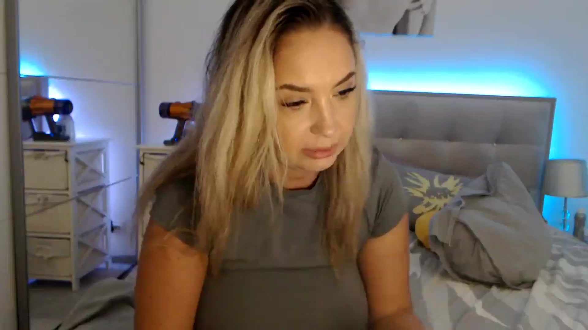 Gallery image thumbnail from CrinnaMania's myfreecams stream on, 08/26/2024, 13:02 image 3 of 20