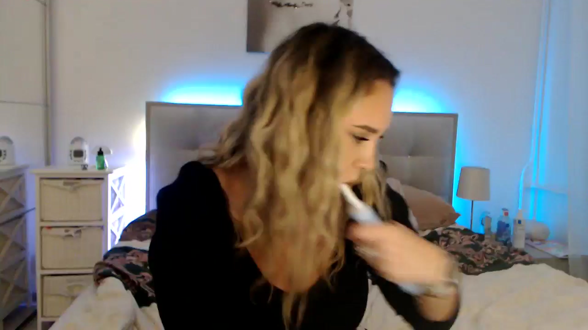 Gallery image thumbnail from CrinnaMania's myfreecams stream on, 10/15/2024, 11:28 image 13 of 20