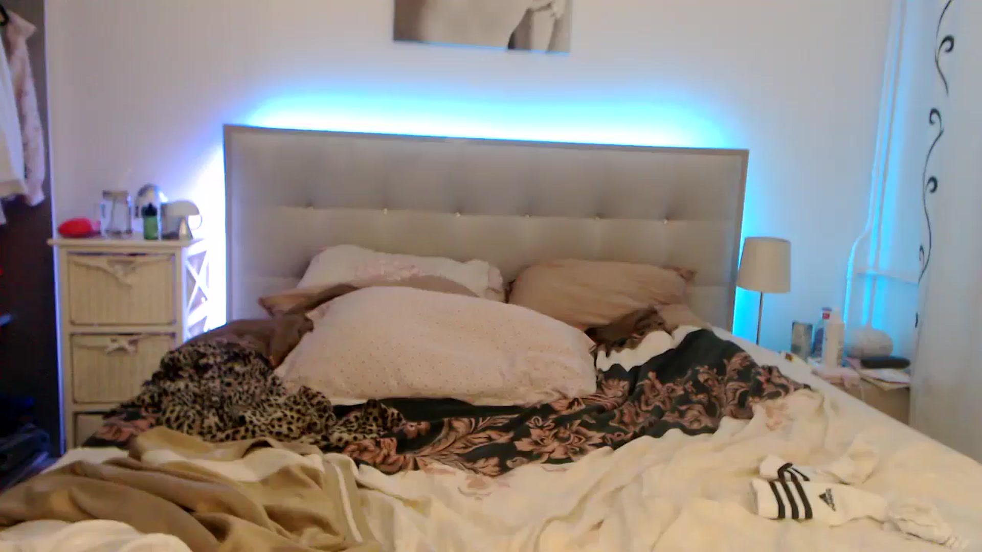 Gallery image thumbnail from CrinnaMania's myfreecams stream on, 10/17/2024, 11:59 image 10 of 20