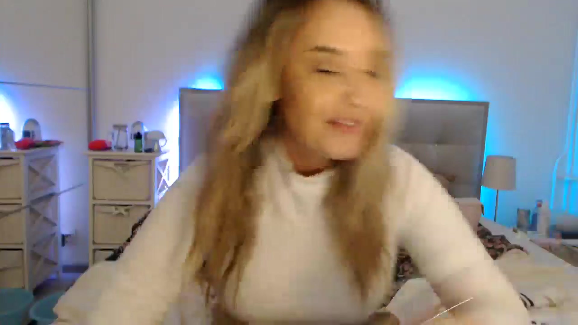 Gallery image thumbnail from CrinnaMania's myfreecams stream on, 10/17/2024, 11:59 image 16 of 20