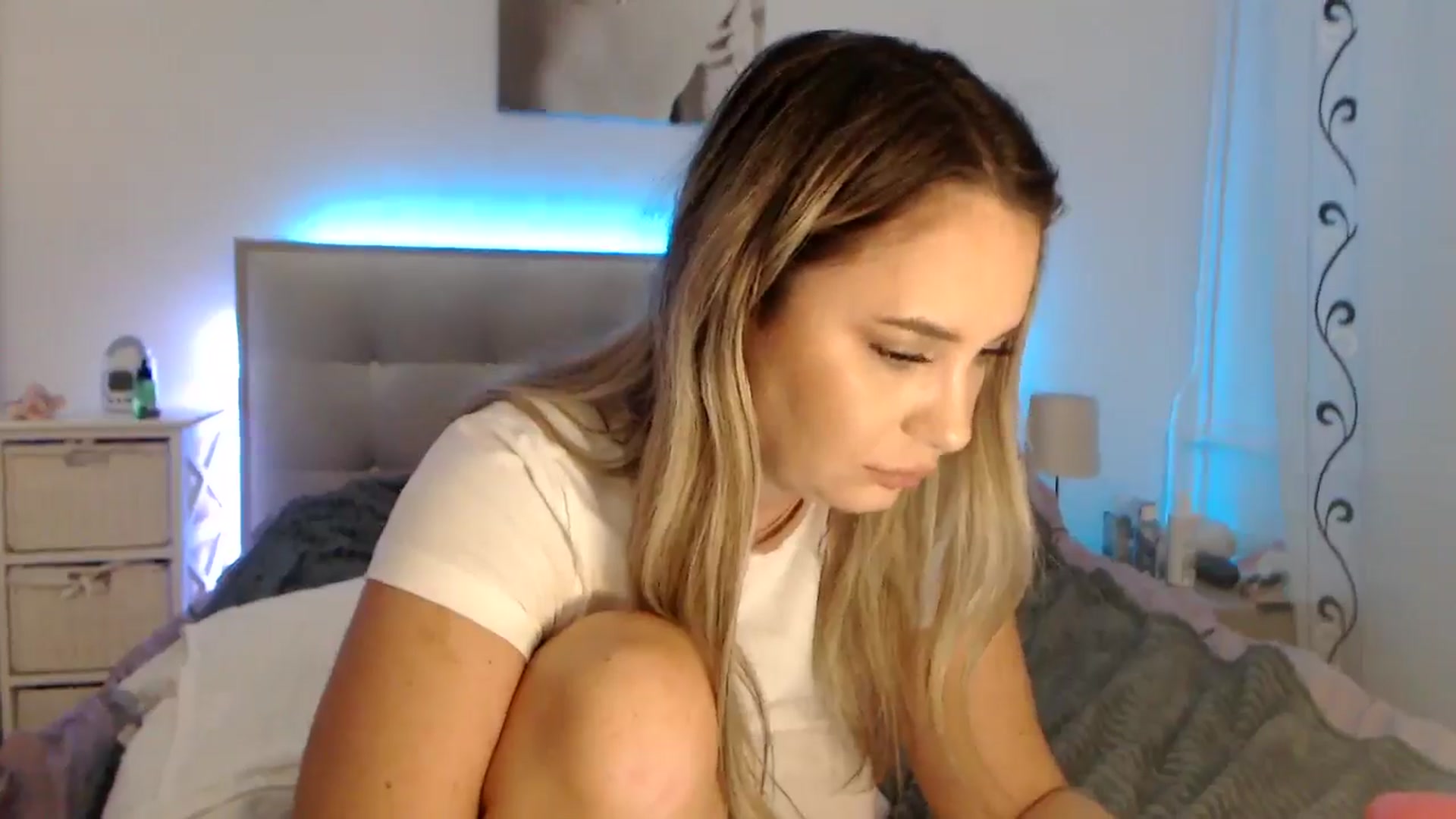 Gallery image thumbnail from CrinnaMania's myfreecams stream on, 10/28/2024, 11:59 image 13 of 20