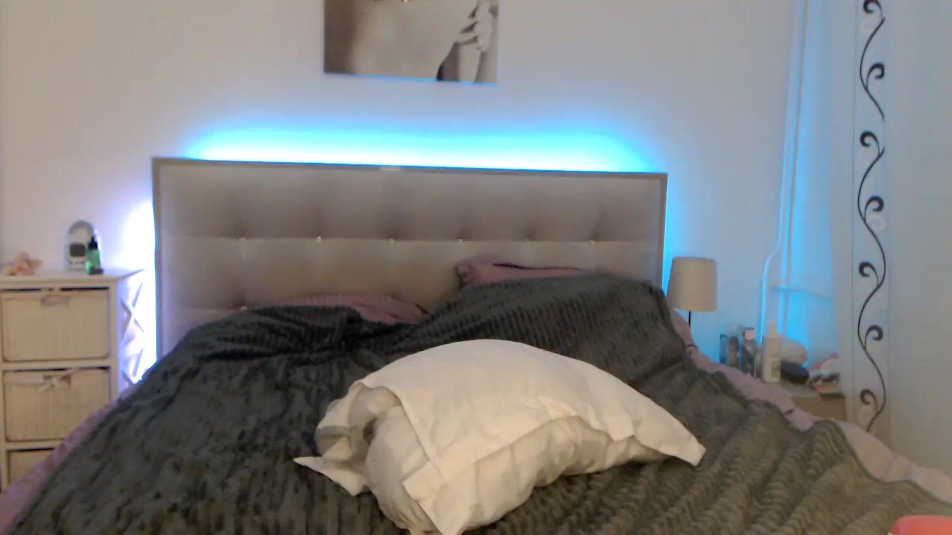 Gallery image thumbnail from CrinnaMania's myfreecams stream on, 10/28/2024, 11:59 image 11 of 20