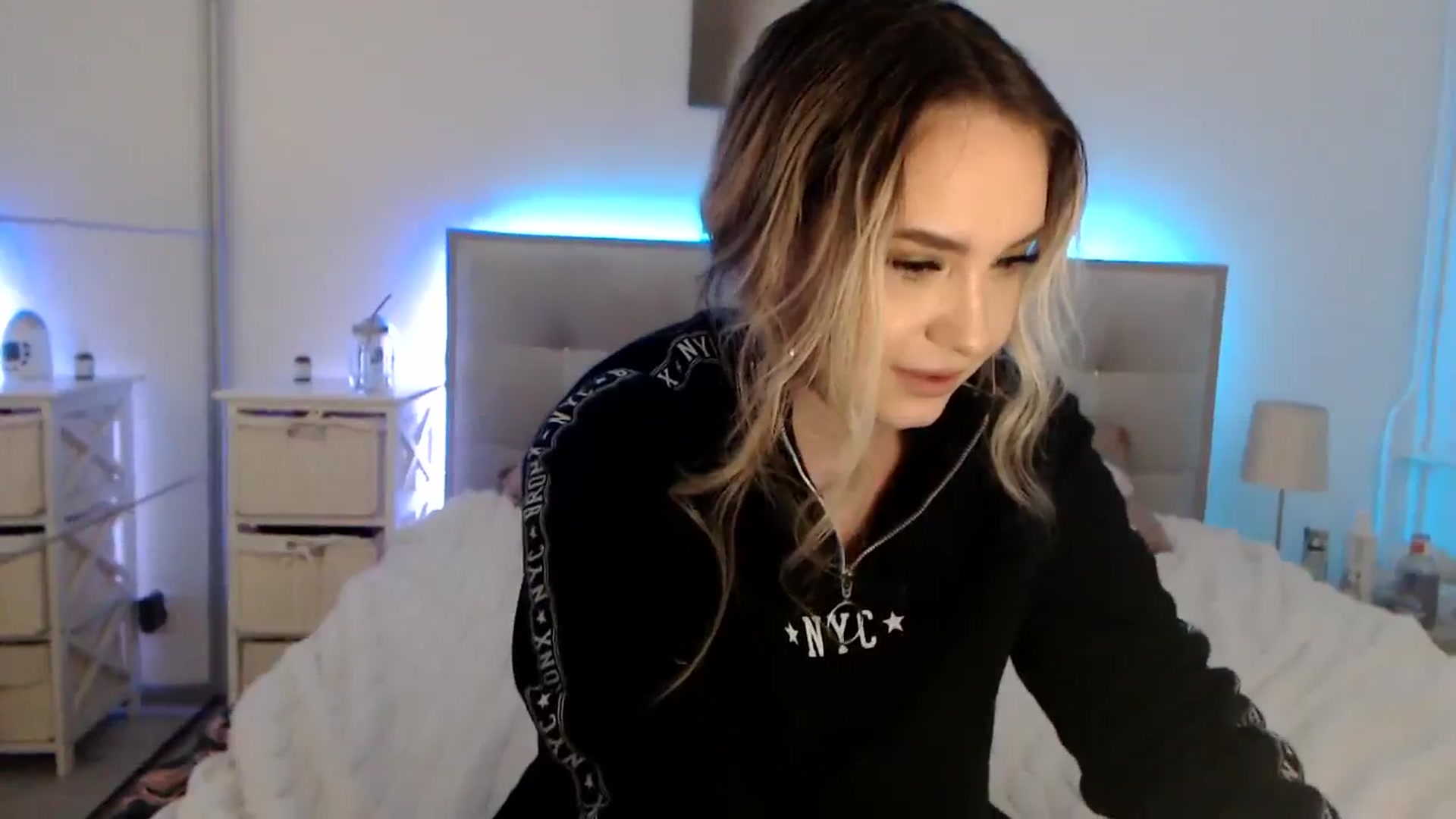 Gallery image thumbnail from CrinnaMania's myfreecams stream on, 11/15/2024, 12:12 image 6 of 20