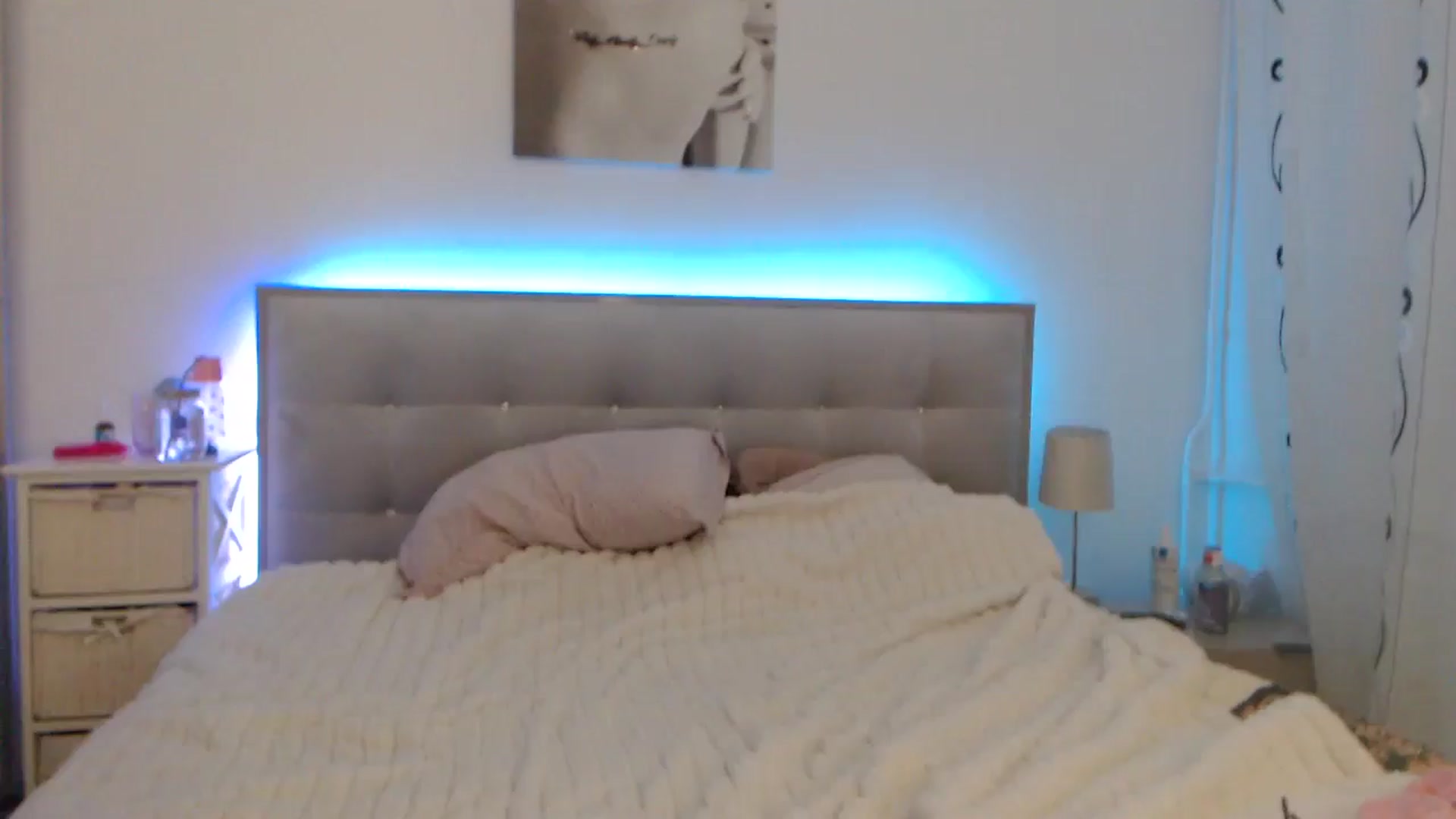 Gallery image thumbnail from CrinnaMania's myfreecams stream on, 11/18/2024, 12:14 image 16 of 20