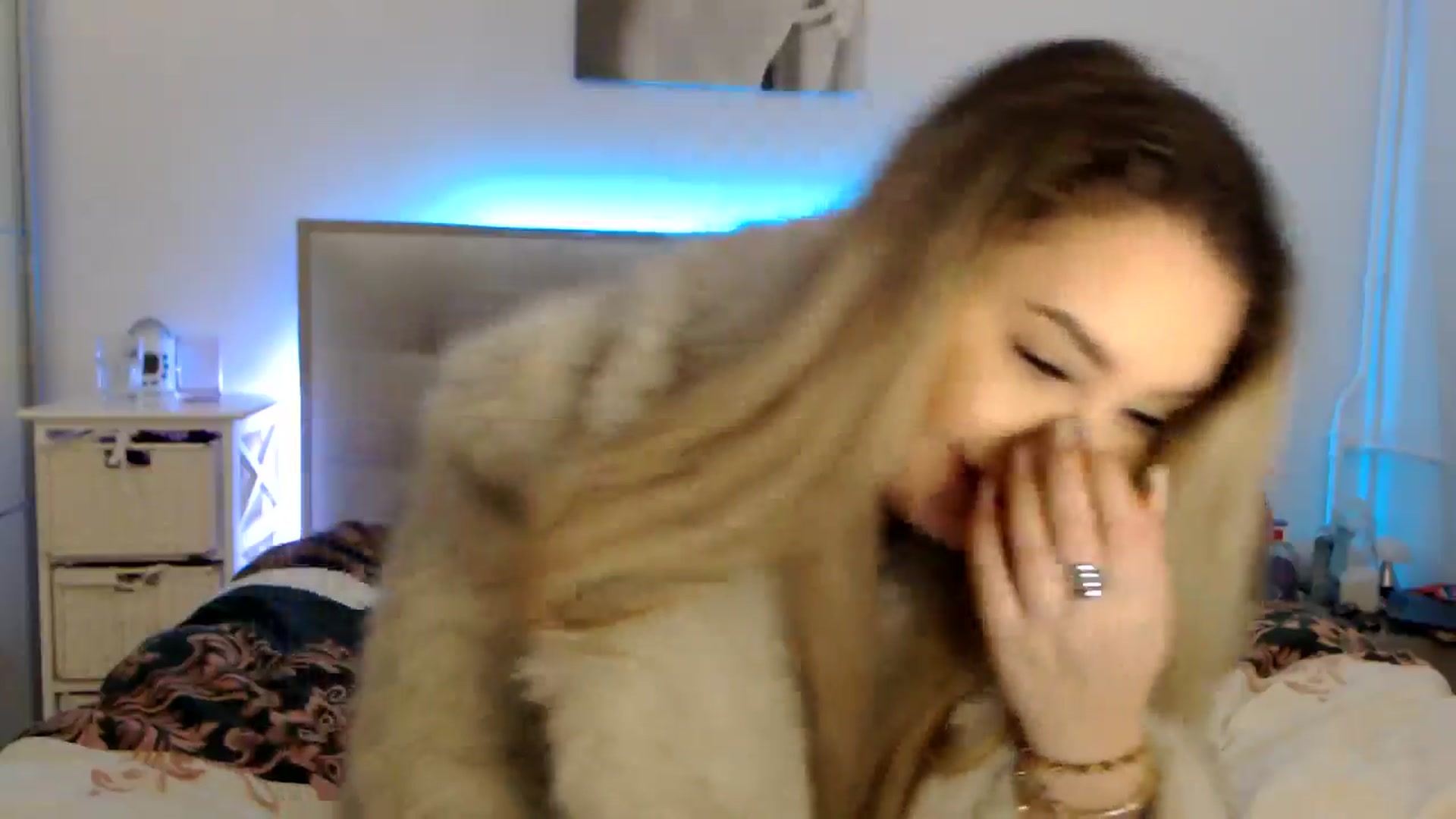 Gallery image thumbnail from CrinnaMania's myfreecams stream on, 12/11/2024, 12:39 image 18 of 20