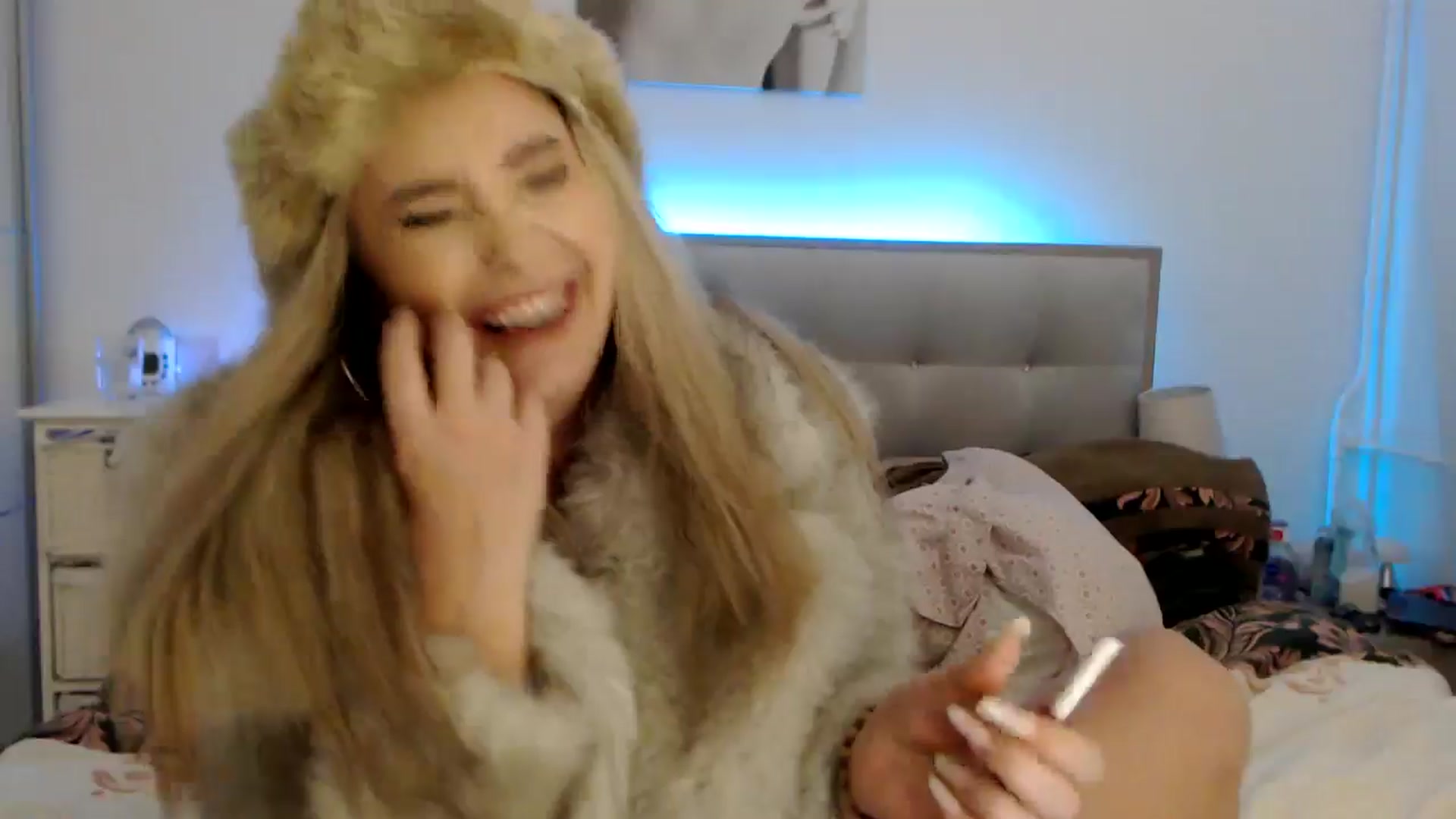 Gallery image thumbnail from CrinnaMania's myfreecams stream on, 12/11/2024, 12:39 image 19 of 20