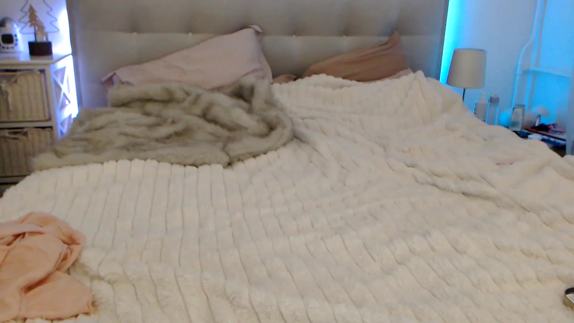 Gallery image thumbnail from CrinnaMania's myfreecams stream on, 12/16/2024, 12:28 image 5 of 20
