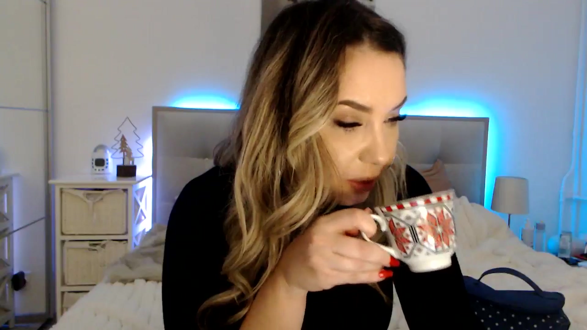 Gallery image thumbnail from CrinnaMania's myfreecams stream on, 12/16/2024, 12:28 image 9 of 20