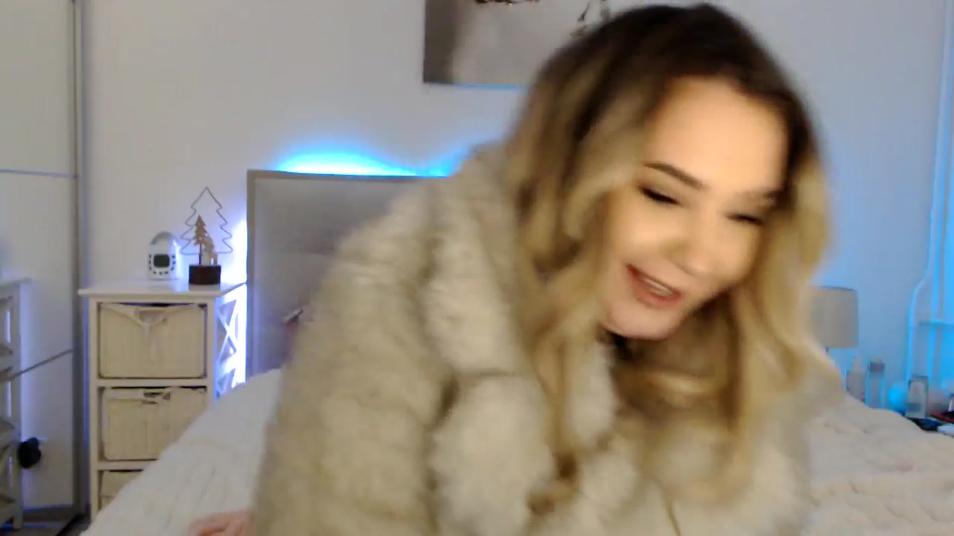 Gallery image thumbnail from CrinnaMania's myfreecams stream on, 12/16/2024, 12:28 image 12 of 20