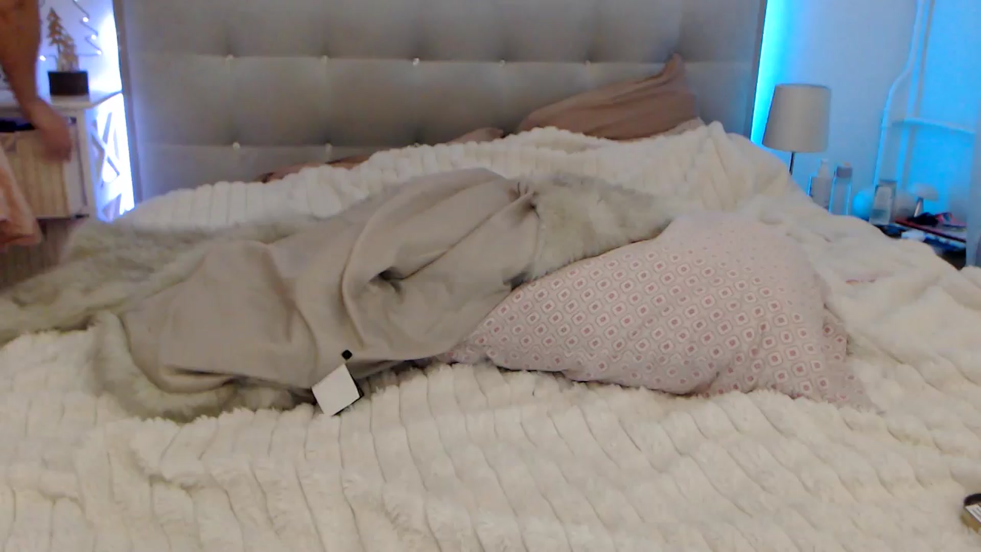 Gallery image thumbnail from CrinnaMania's myfreecams stream on, 12/16/2024, 12:28 image 4 of 20