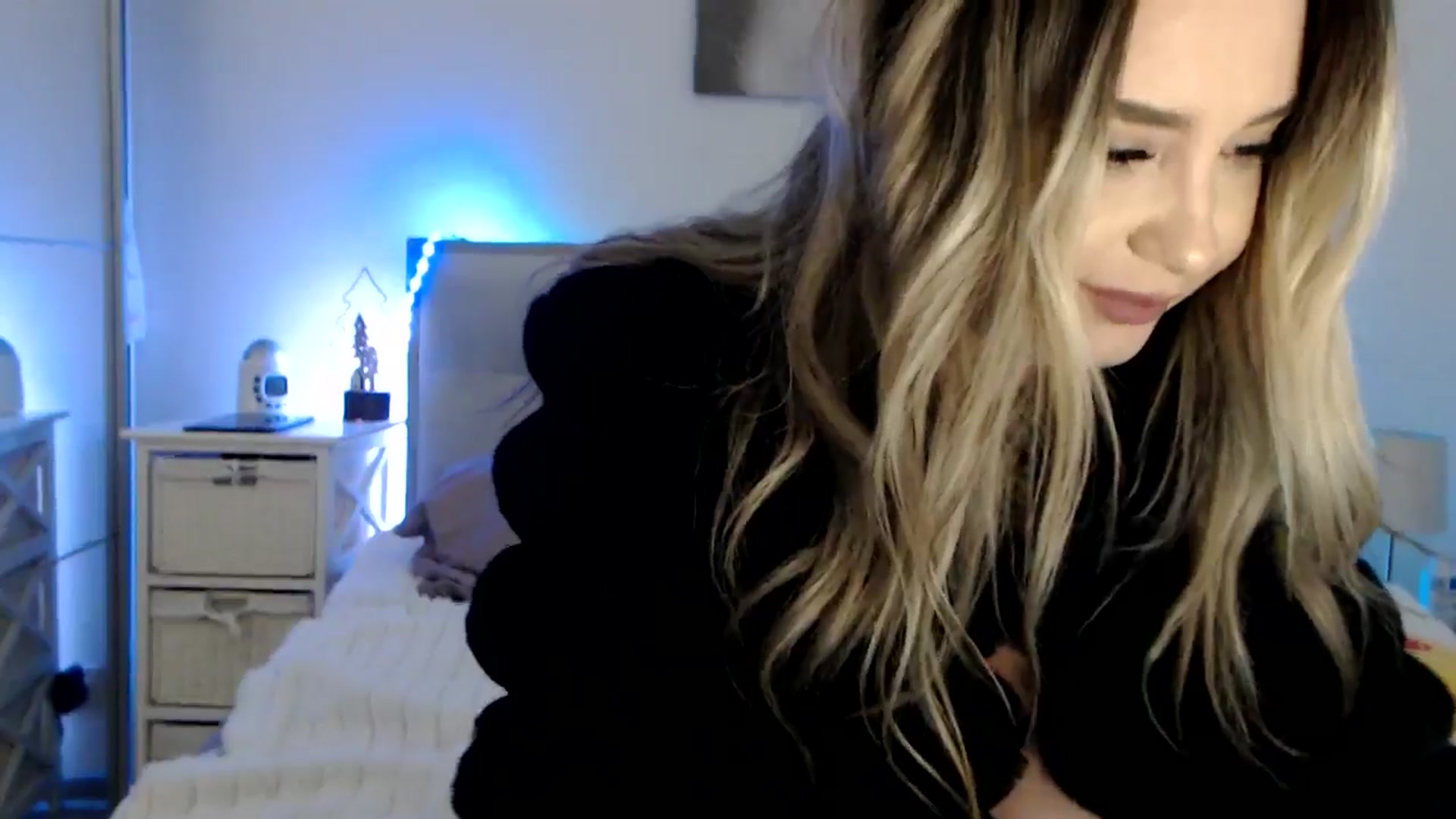 Gallery image thumbnail from CrinnaMania's myfreecams stream on, 01/05/2025, 13:40 image 5 of 20