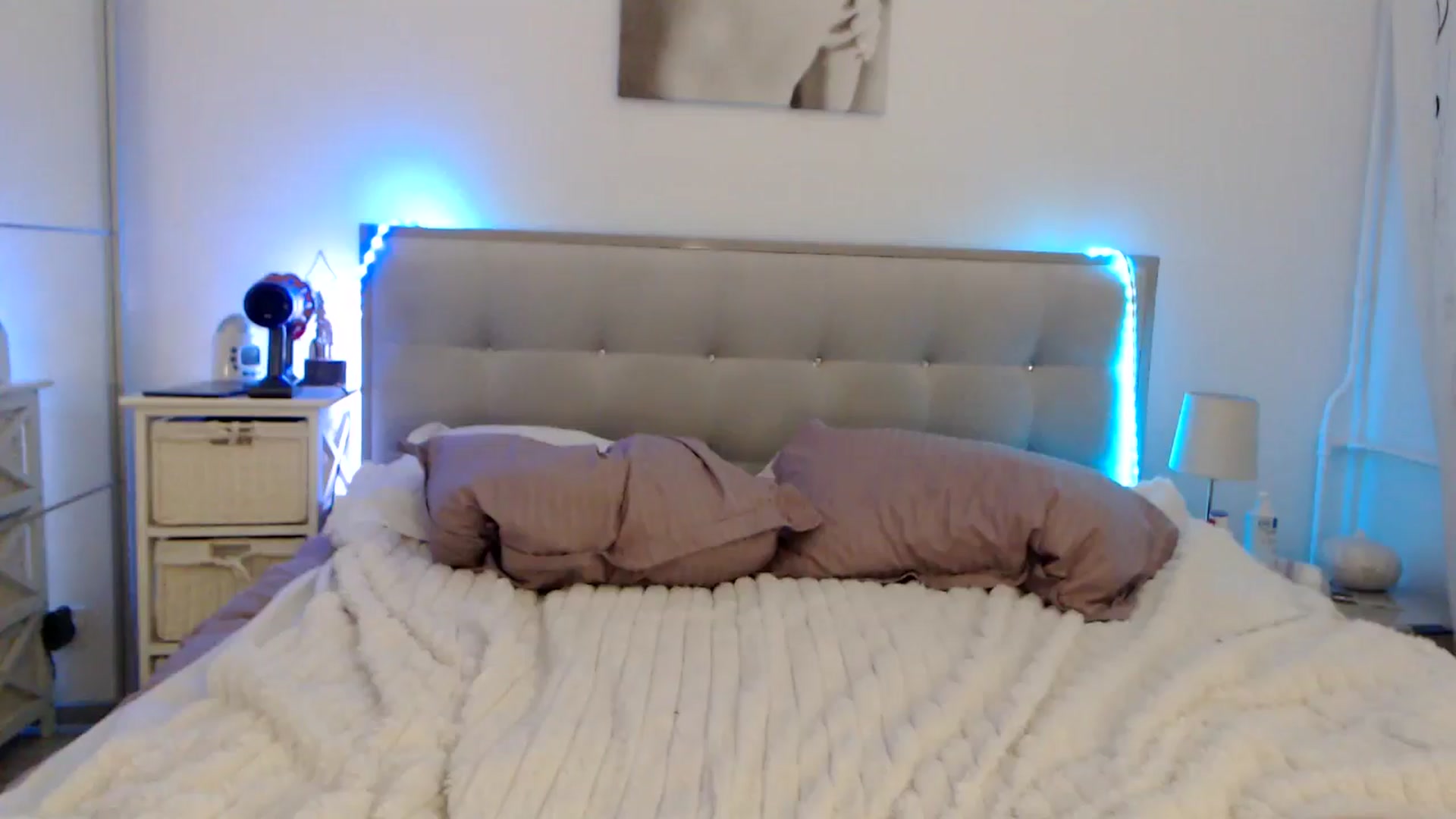 Gallery image thumbnail from CrinnaMania's myfreecams stream on, 01/06/2025, 13:35 image 8 of 20