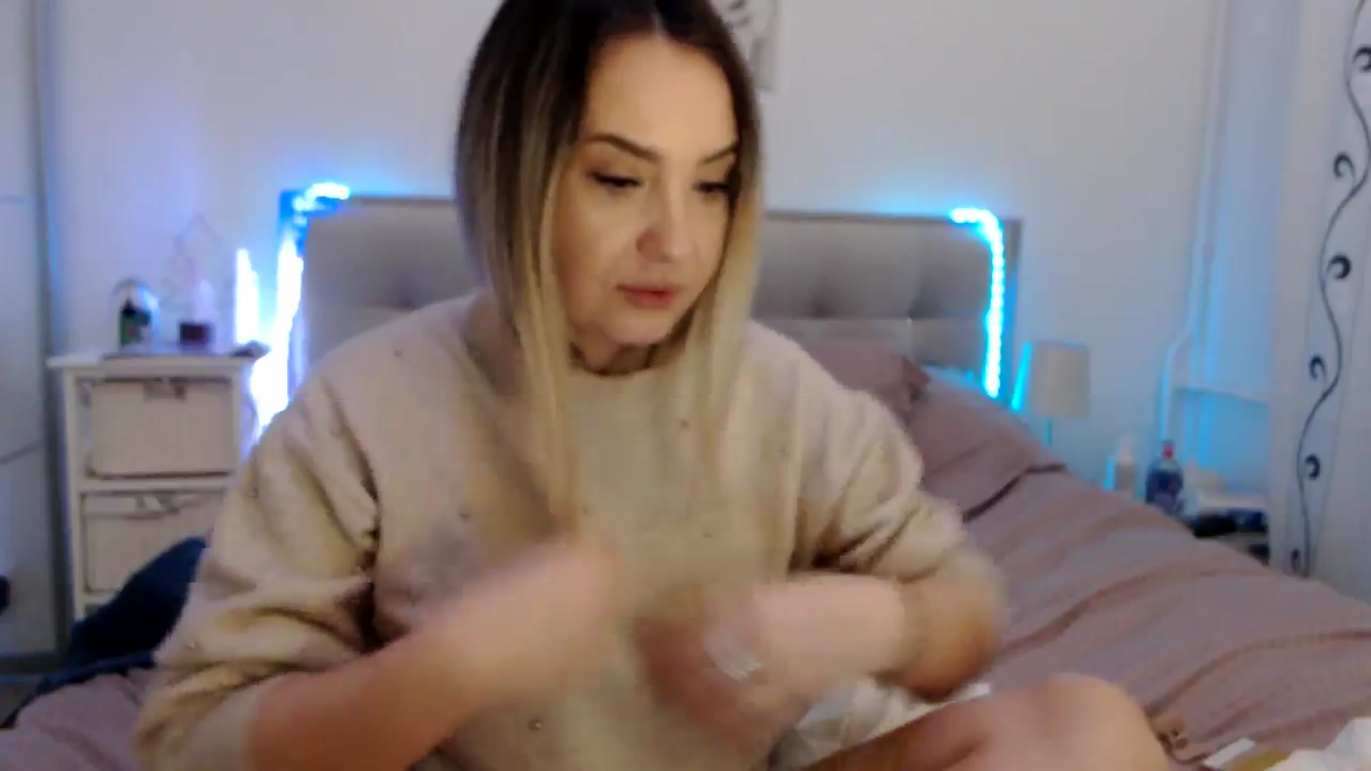 Gallery image thumbnail from CrinnaMania's myfreecams stream on, 02/04/2025, 11:19 image 11 of 20