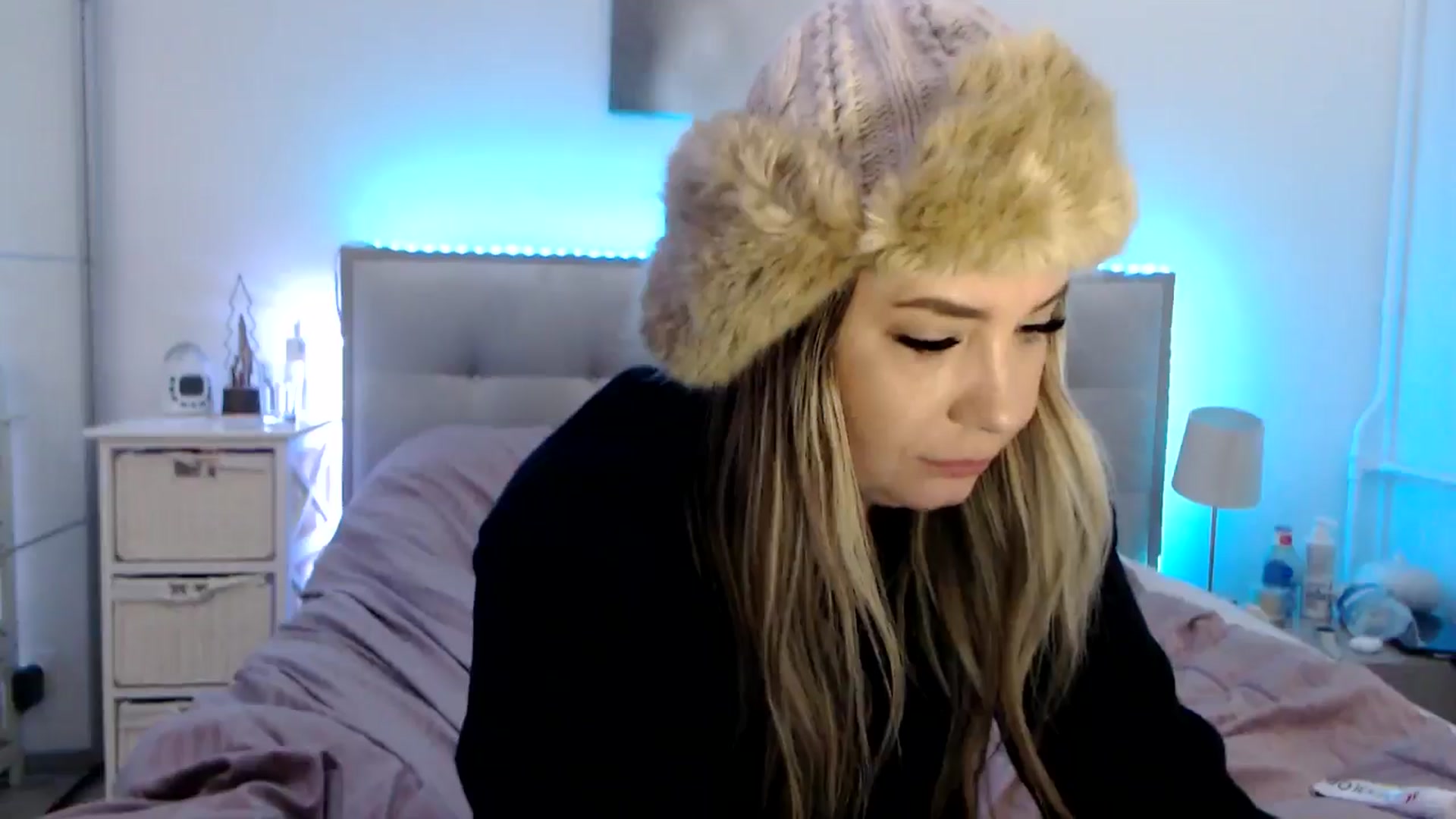 Gallery image thumbnail from CrinnaMania's myfreecams stream on, 02/14/2025, 17:01 image 19 of 20