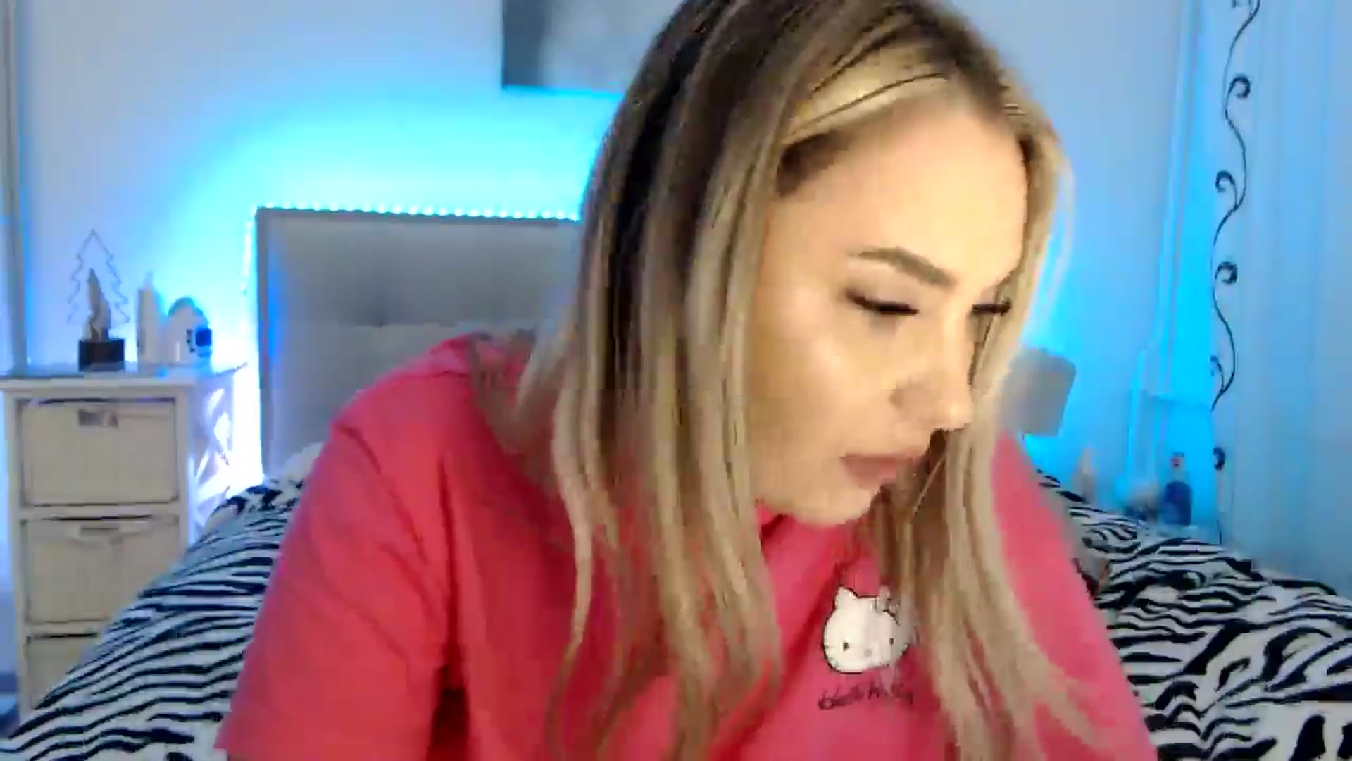 Gallery image thumbnail from CrinnaMania's myfreecams stream on, 02/24/2025, 12:20 image 7 of 20