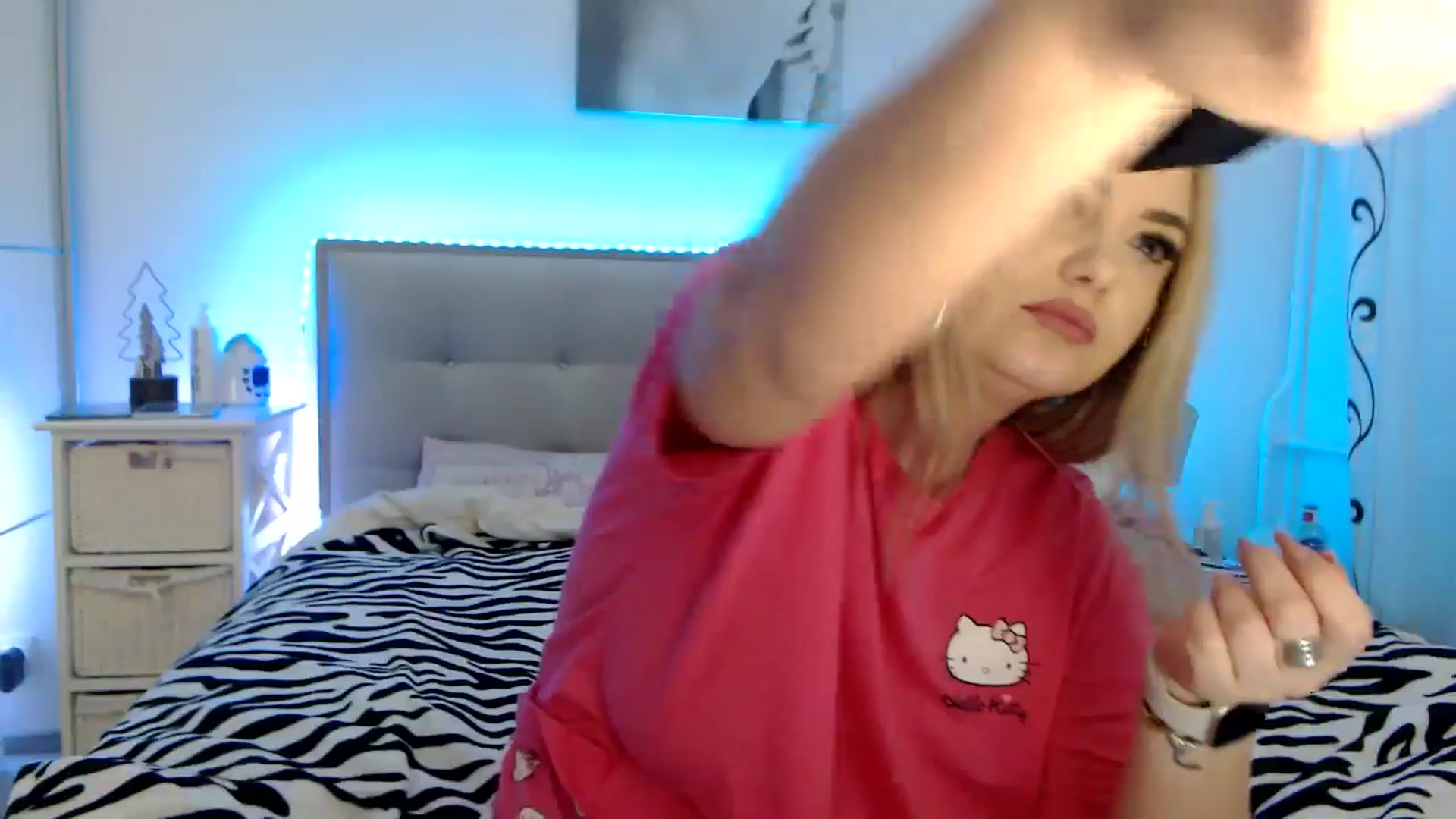 Gallery image thumbnail from CrinnaMania's myfreecams stream on, 02/24/2025, 12:20 image 16 of 20