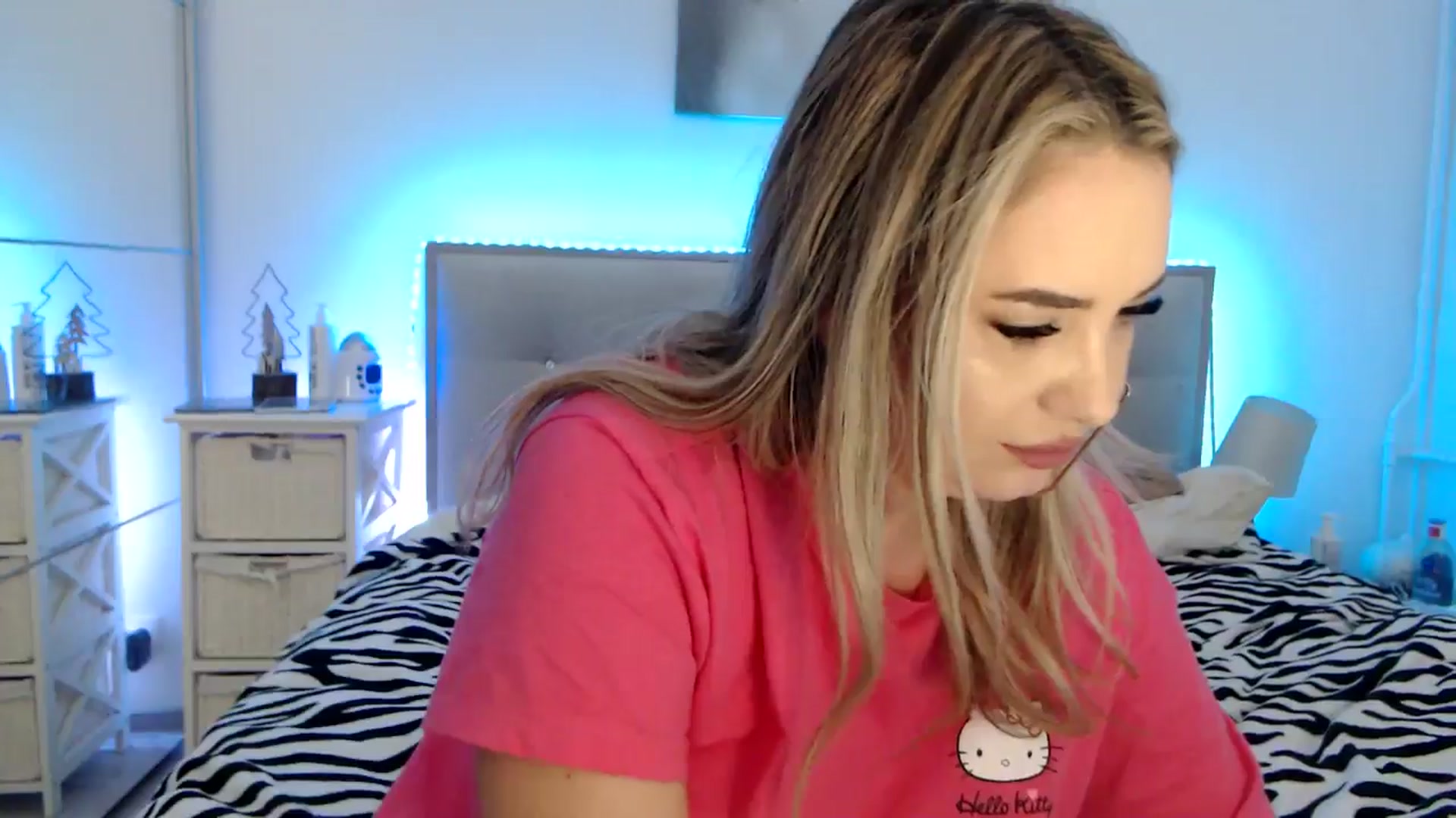 Gallery image thumbnail from CrinnaMania's myfreecams stream on, 02/24/2025, 12:20 image 20 of 20