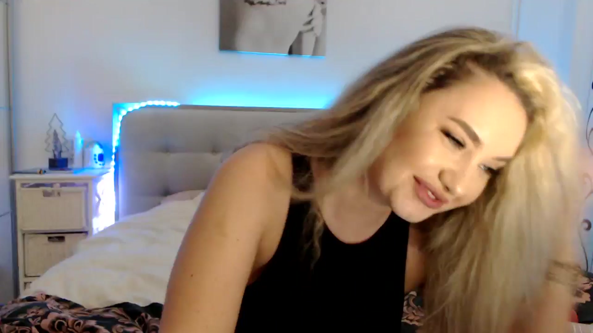 Gallery image thumbnail from CrinnaMania's myfreecams stream on, 03/05/2025, 11:51 image 1 of 20