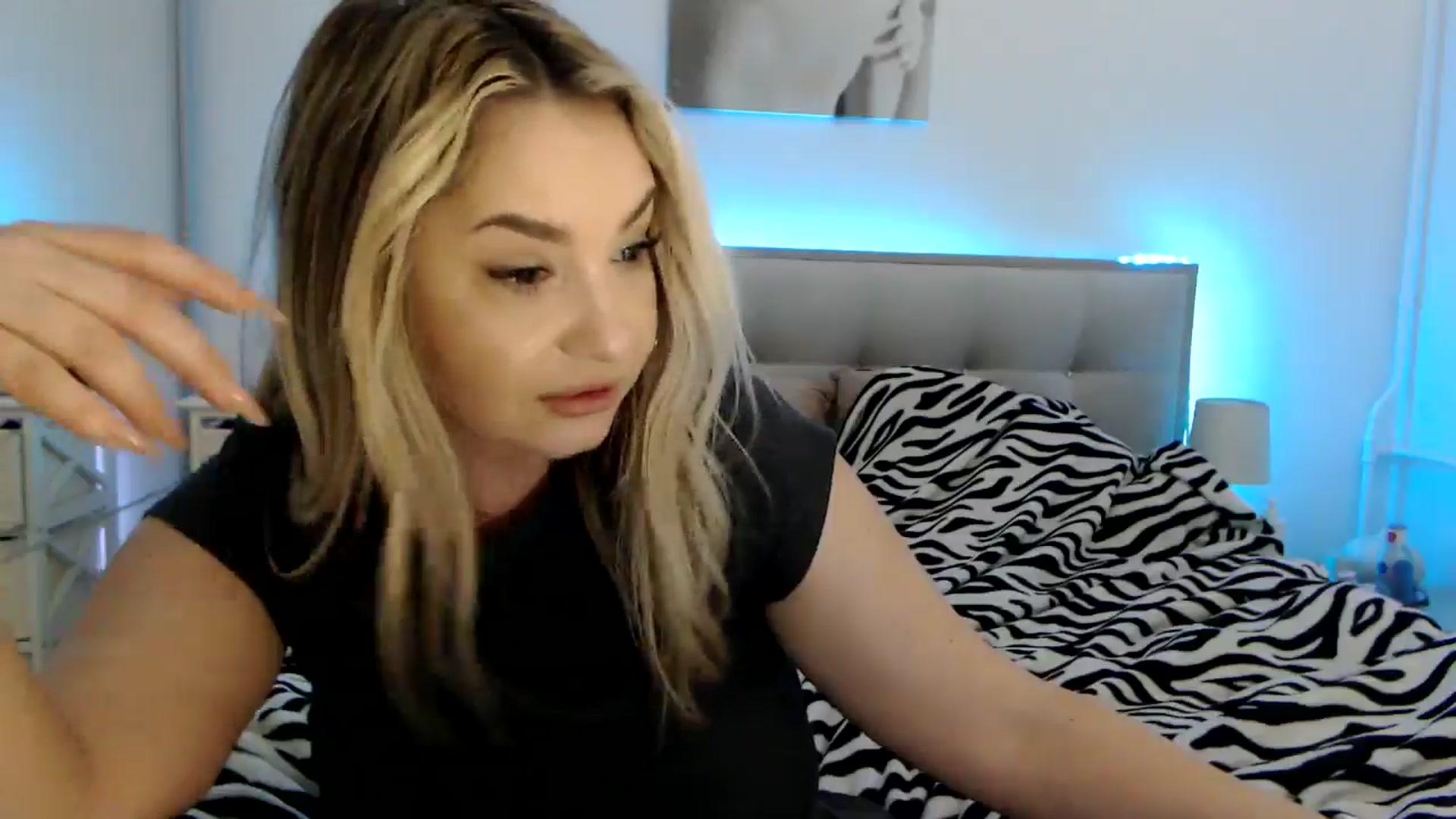 Gallery image thumbnail from CrinnaMania's myfreecams stream on, 03/10/2025, 11:36 image 4 of 20