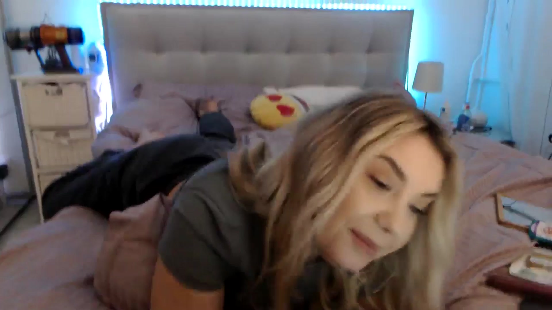 Gallery image thumbnail from CrinnaMania's myfreecams stream on, 03/14/2025, 12:24 image 14 of 20