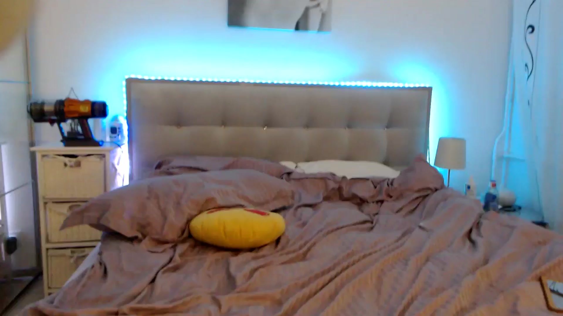 Gallery image thumbnail from CrinnaMania's myfreecams stream on, 03/14/2025, 12:24 image 9 of 20