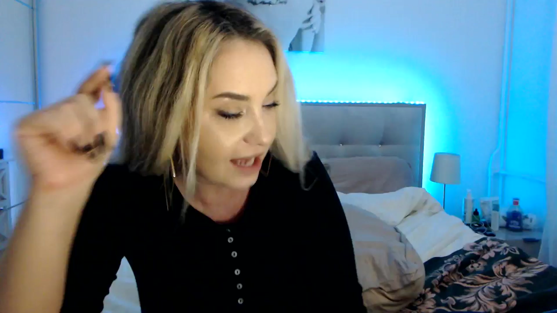 Gallery image thumbnail from CrinnaMania's myfreecams stream on, 03/28/2025, 12:26 image 18 of 20