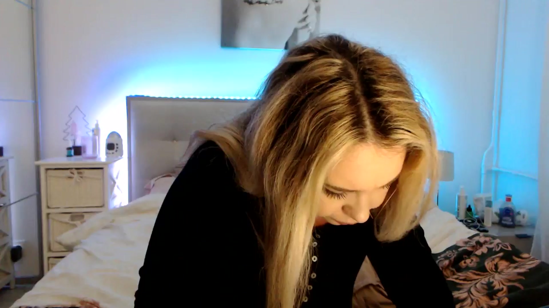 Gallery image thumbnail from CrinnaMania's myfreecams stream on, 03/28/2025, 12:26 image 17 of 20