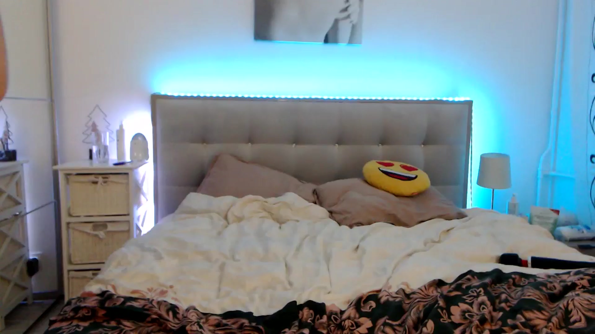 Gallery image thumbnail from CrinnaMania's myfreecams stream on, 04/01/2025, 11:30 image 3 of 20