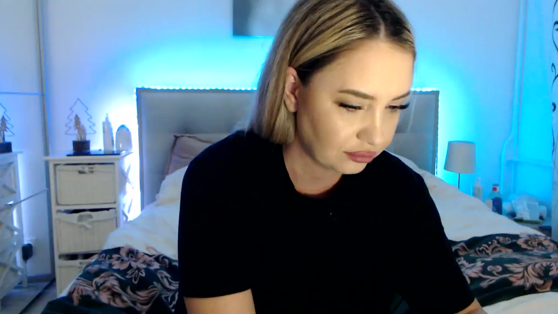 Gallery image thumbnail from CrinnaMania's myfreecams stream on, 04/02/2025, 08:55 image 12 of 20