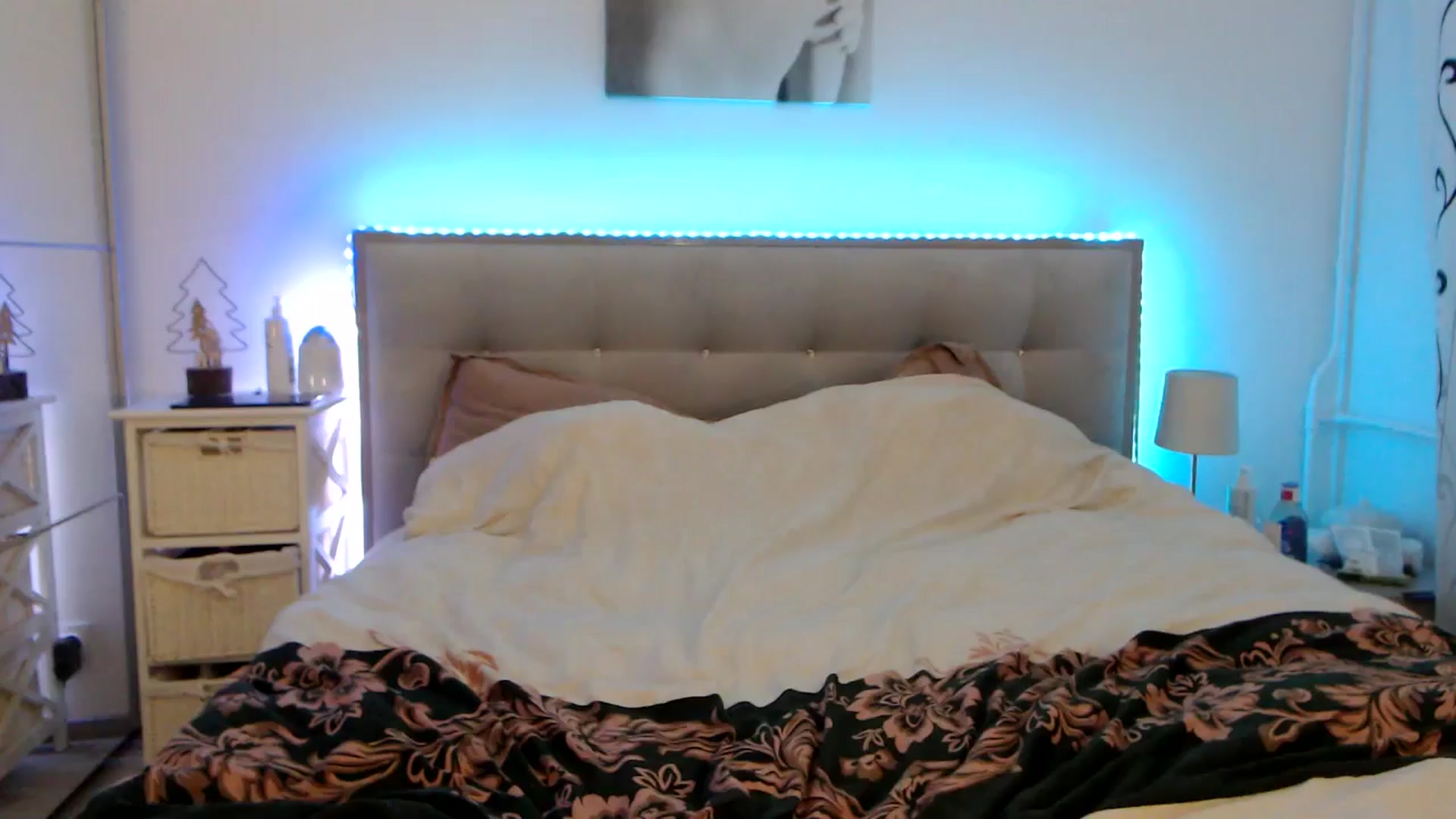 Gallery image thumbnail from CrinnaMania's myfreecams stream on, 04/02/2025, 08:55 image 6 of 20