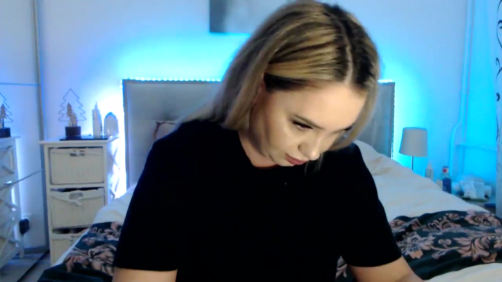 Gallery image thumbnail from CrinnaMania's myfreecams stream on, 04/02/2025, 08:55 image 14 of 20