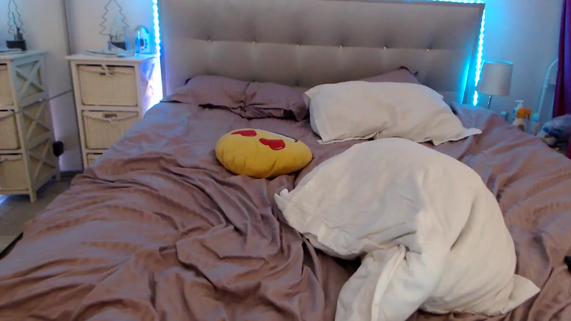 Gallery image thumbnail from CrinnaMania's myfreecams stream on, 05/20/2025, 11:14 image 13 of 20