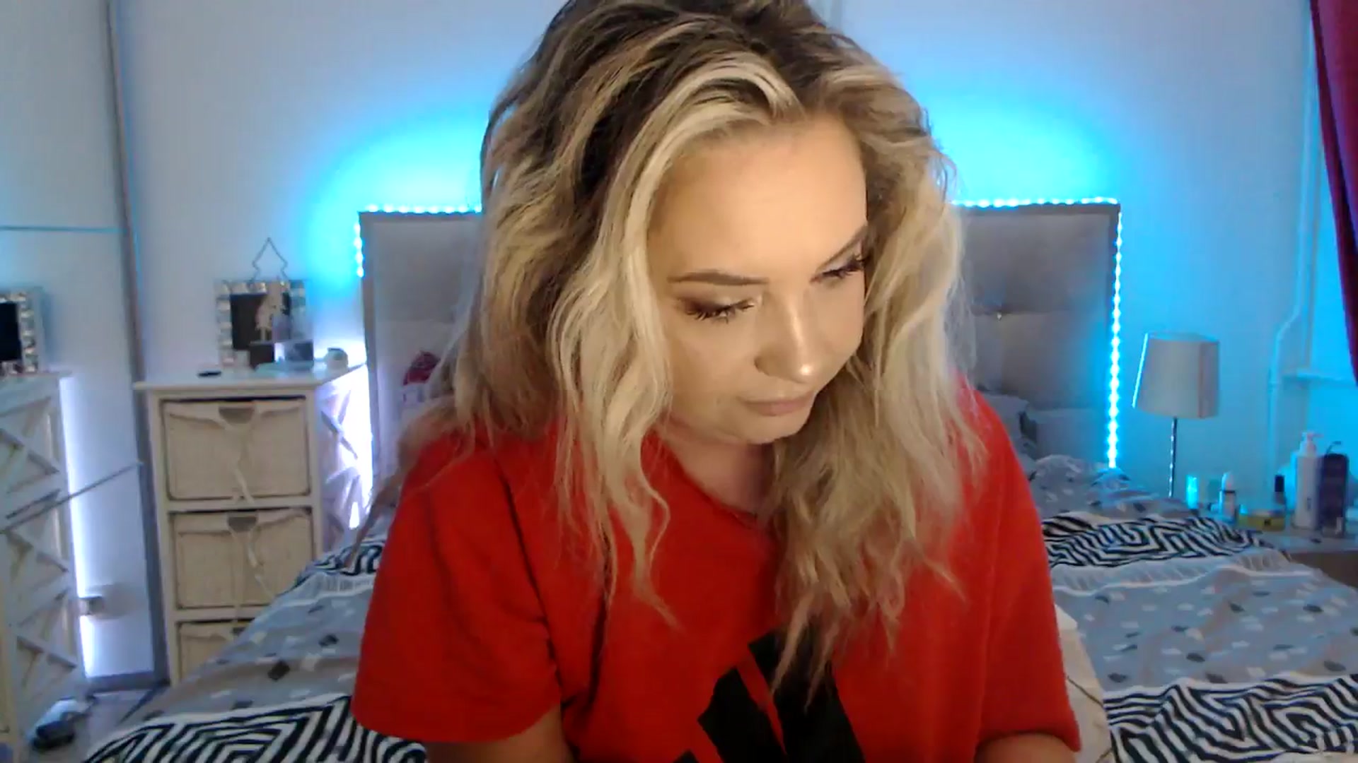 Gallery image thumbnail from CrinnaMania's myfreecams stream on, 09/19/2025, 10:02 image 4 of 20