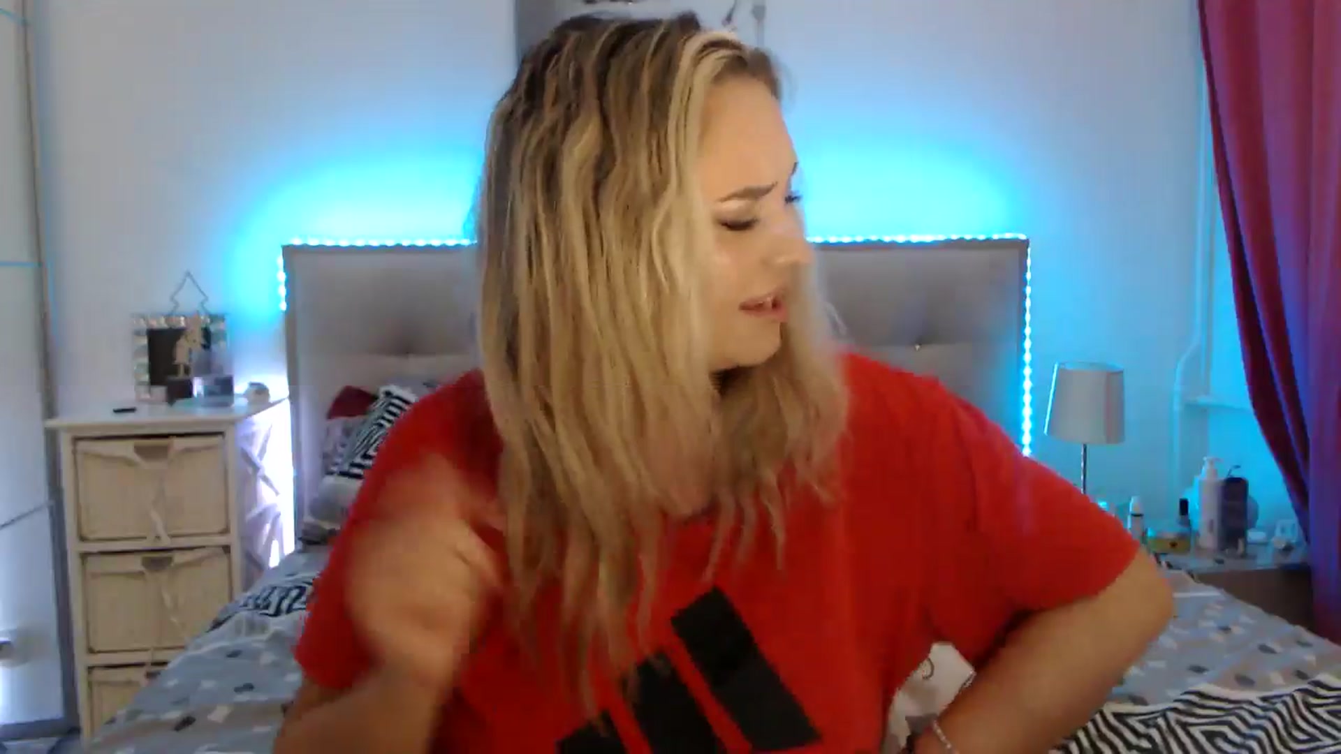 Gallery image thumbnail from CrinnaMania's myfreecams stream on, 09/19/2025, 10:02 image 18 of 20