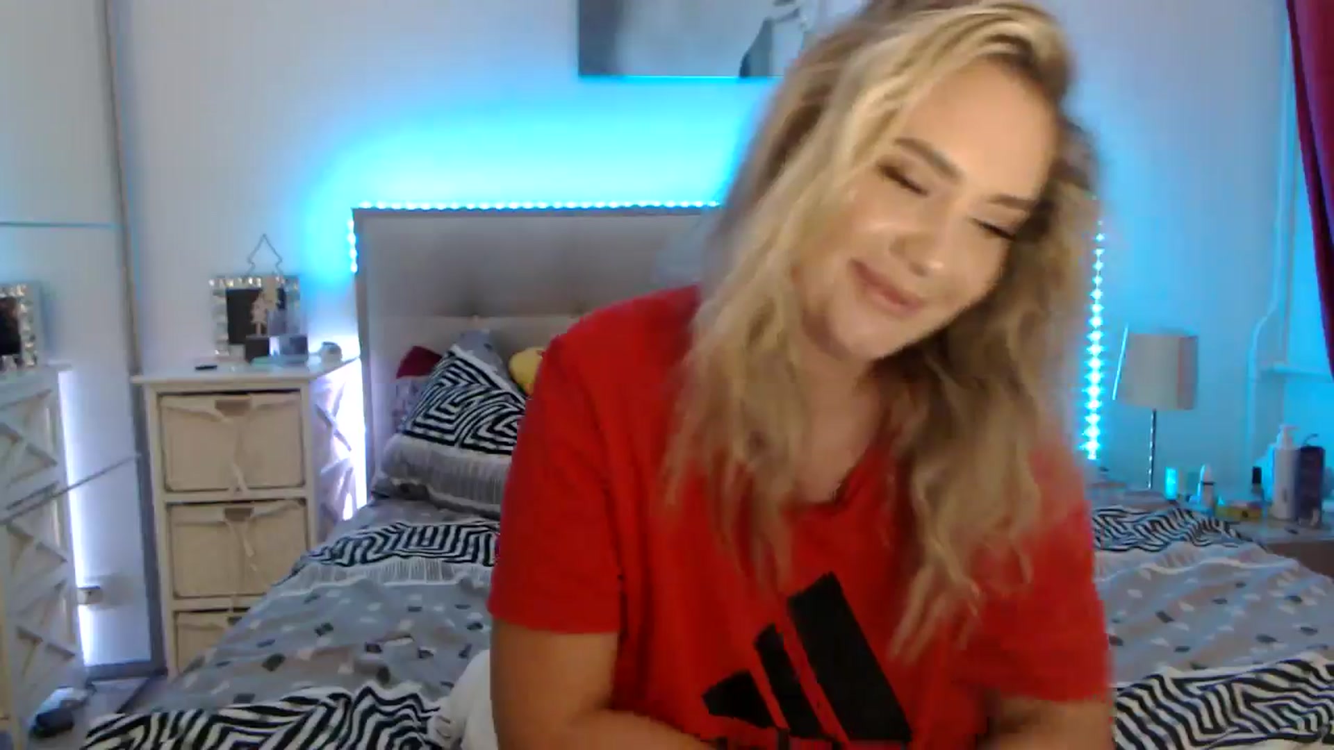 Gallery image thumbnail from CrinnaMania's myfreecams stream on, 09/19/2025, 10:02 image 2 of 20