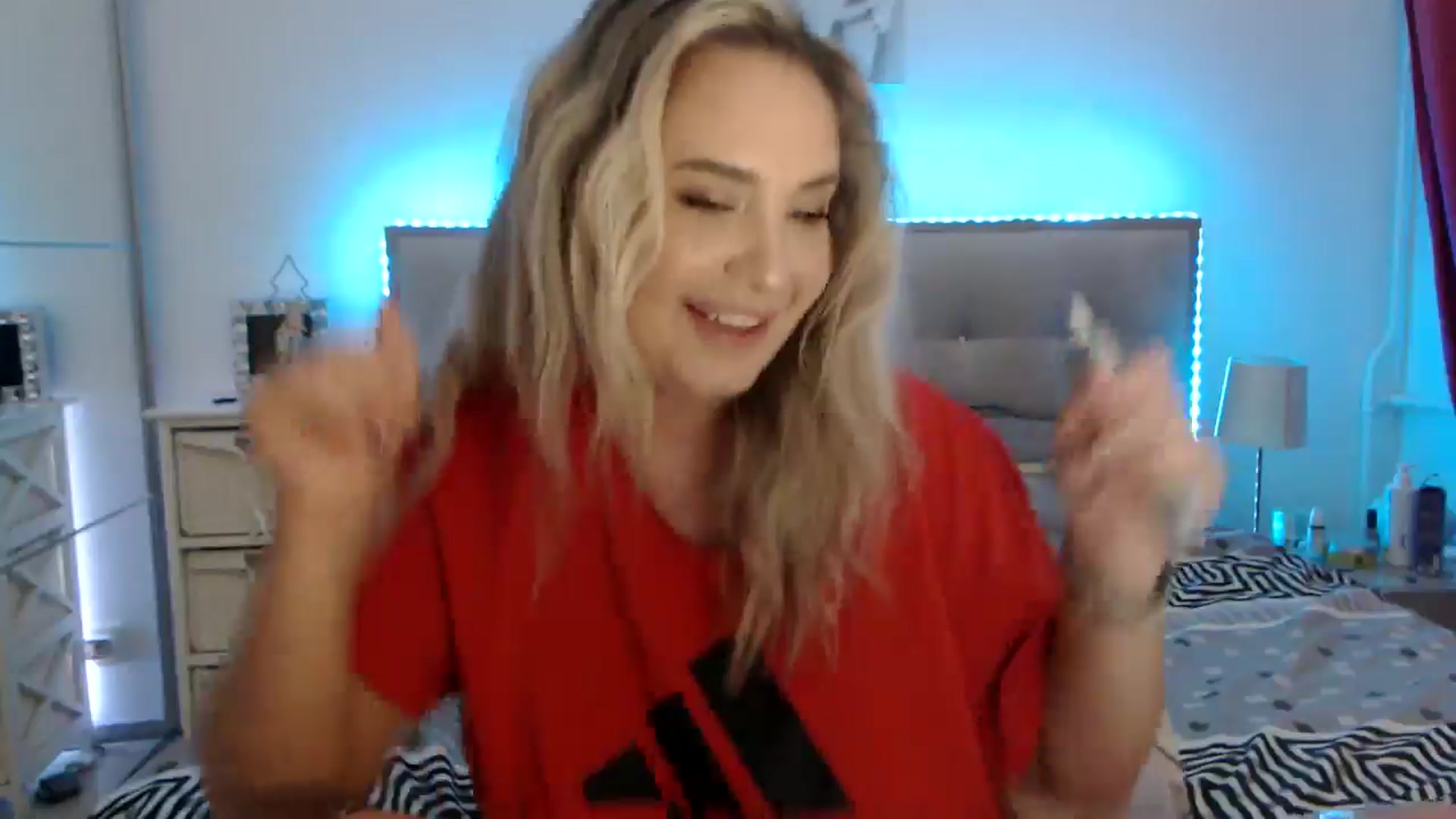 Gallery image thumbnail from CrinnaMania's myfreecams stream on, 09/19/2025, 10:02 image 8 of 20