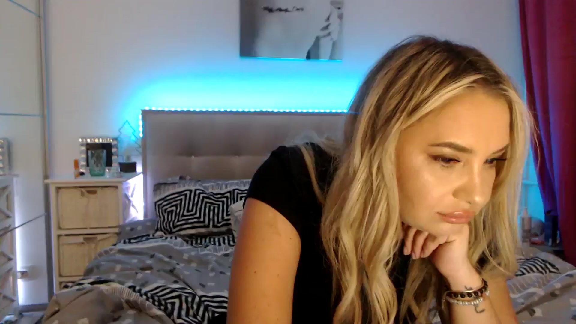 Gallery image thumbnail from CrinnaMania's myfreecams stream on, 09/23/2025, 10:47 image 3 of 20