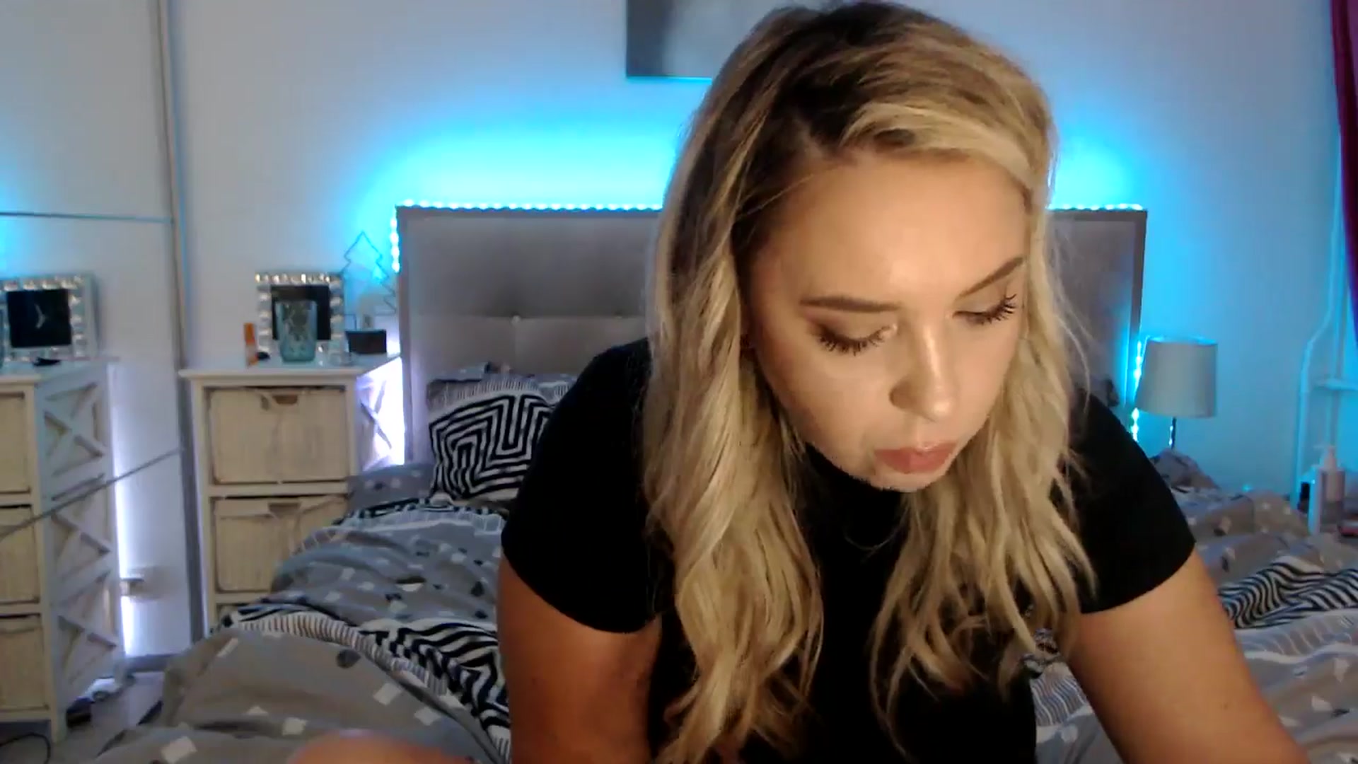 Gallery image thumbnail from CrinnaMania's myfreecams stream on, 09/23/2025, 10:47 image 13 of 20