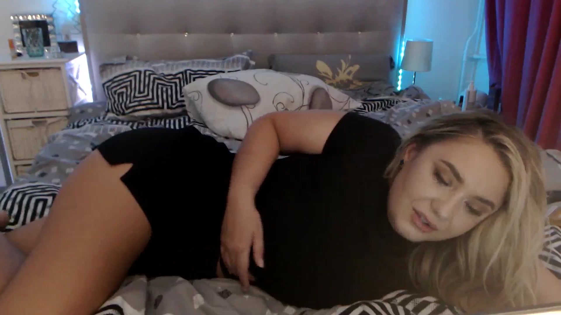 Gallery image thumbnail from CrinnaMania's myfreecams stream on, 09/23/2025, 10:47 image 18 of 20