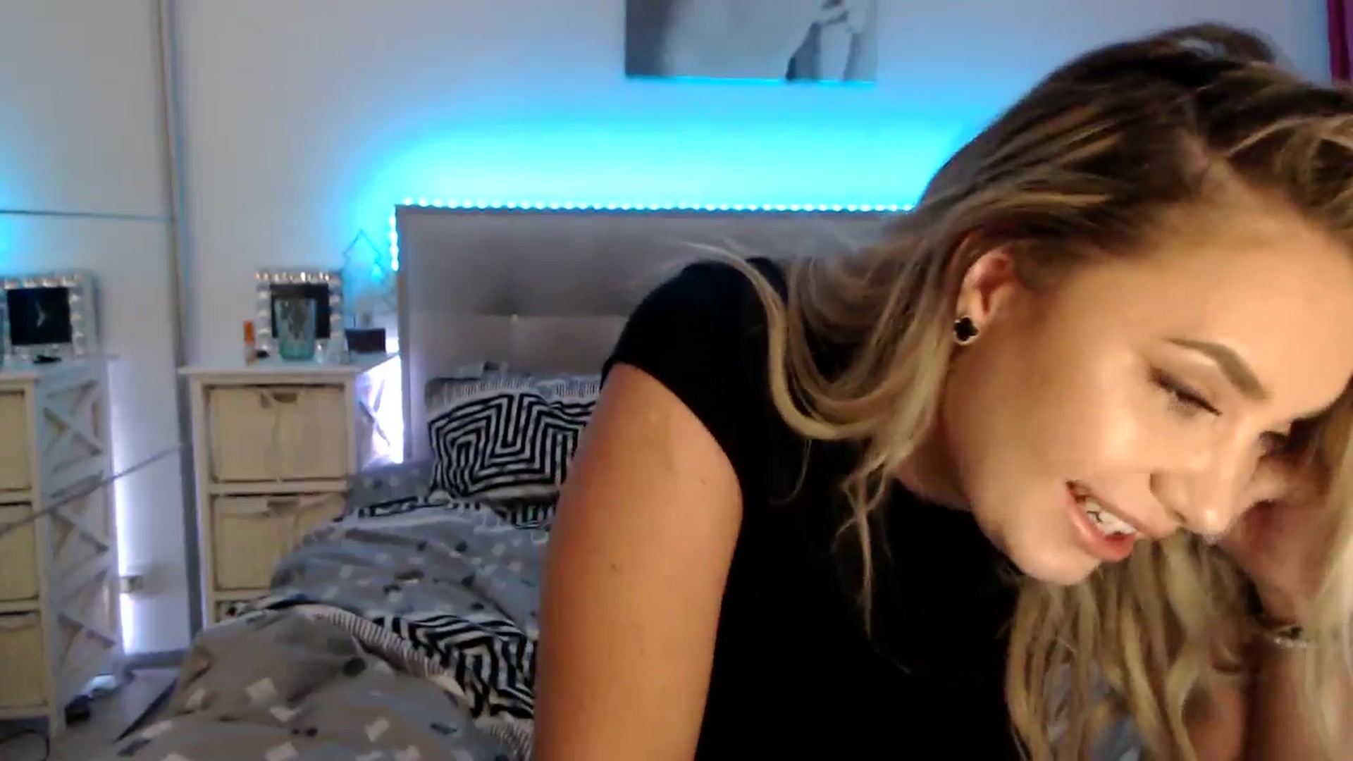 Gallery image thumbnail from CrinnaMania's myfreecams stream on, 09/23/2025, 10:47 image 5 of 20